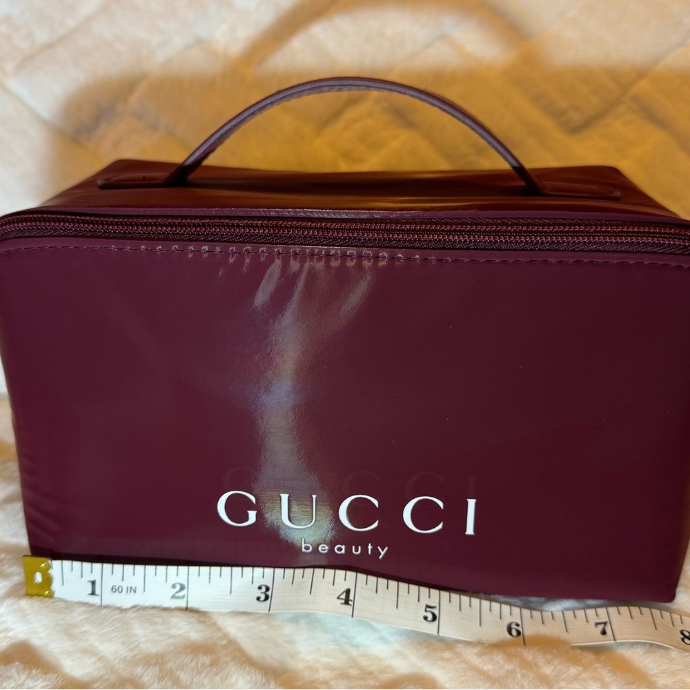 Gucci Beauty Glossy Toiletry Bag - Picture 2 of 7